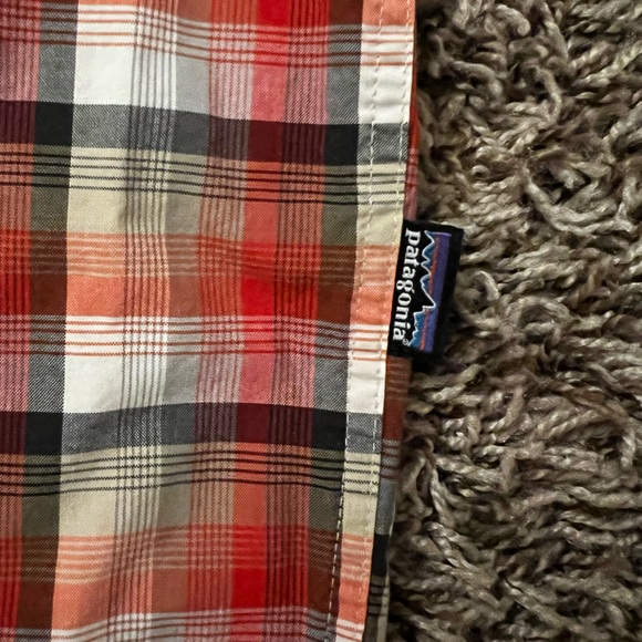 Patagonia men’s short sleeve button up shirt. Size M - Picture 2 of 3